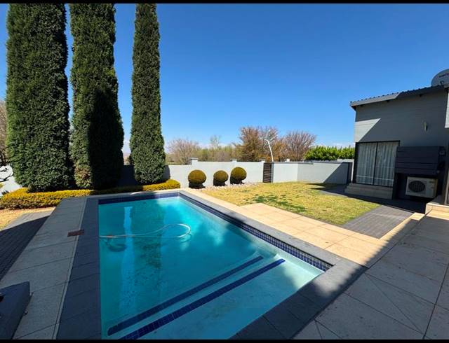 6 BEDROOM HOUSE FOR SALE IN MIDLANDS ESTATE